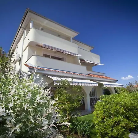 Apartment Gemuetliche 3 Mit Meerblick Cizici